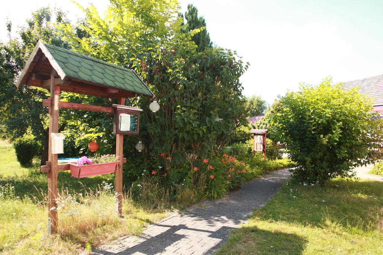New Nomads Ferienwohnung Am See Zossen Exterior photo